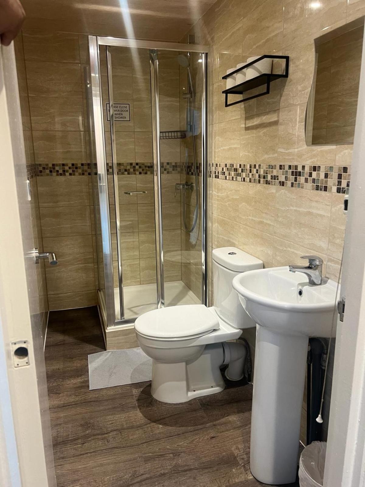 Saba Rooms And Apartments لندن المظهر الخارجي الصورة
